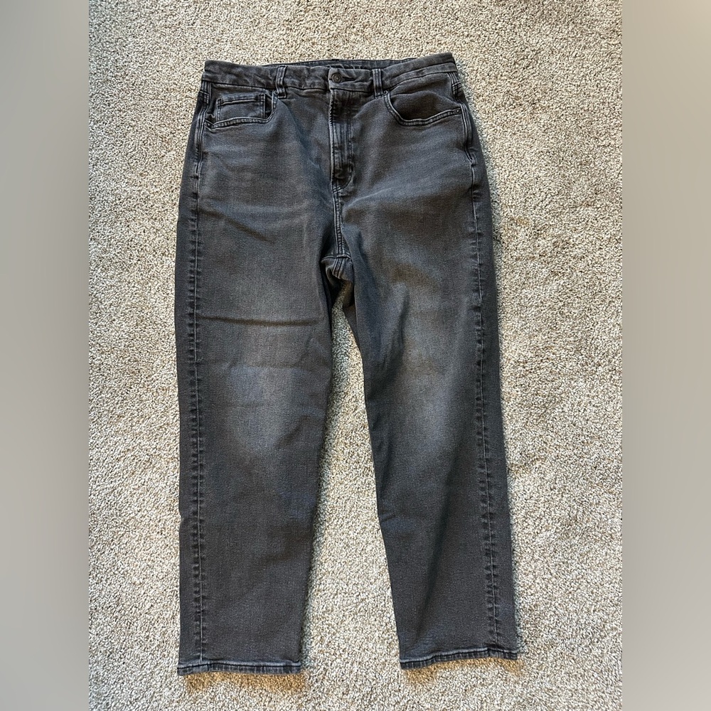 American Eagle Jeans Womens Size 14 Short Curvy Mom High-Rise Light Black Denim